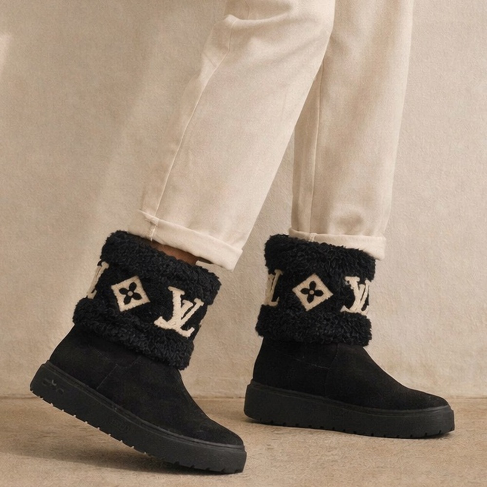 Louis Vuitton Monogram Snowdrop Flat Ankle Boots Black Shearling Size 38.5